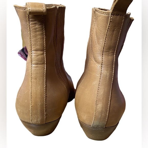 Vince Women’s Eclland Caramel Leather Chelsea Booties Size US 8/EUR 38 - Picture 2 of 6